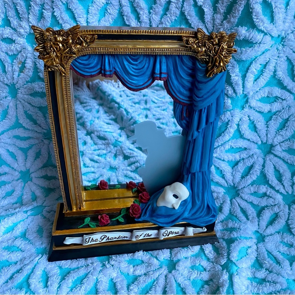 Vintage Phantom Of The Opera music box San Francisco Music Box company 1986‎
